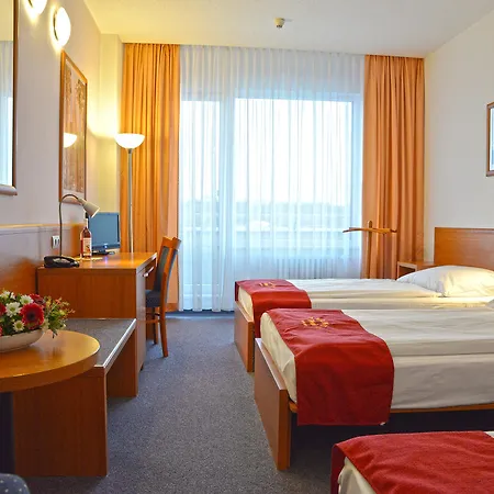 Avanti Hotel
