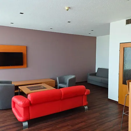 Avanti Hotel
